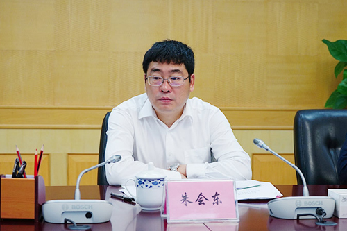 南宁市人民政府副市长朱会东出席会议并讲话