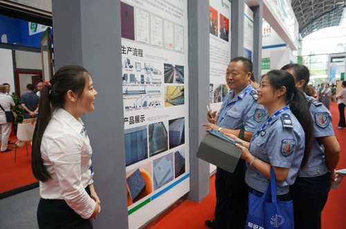 广西知识产权局进驻第14届中国—东盟博览会开展专利执法保护工作