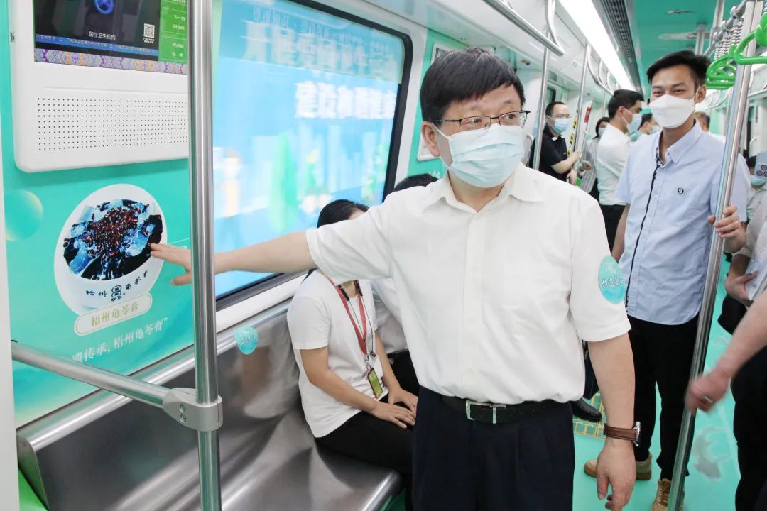“壮美广西—广西品牌天下行”活动首趟地铁专列上线啦！快来打卡！